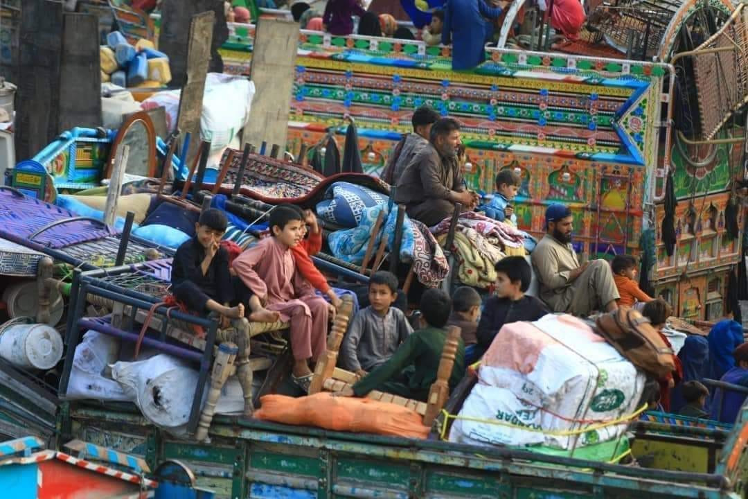 افغان سفارت: پاکستان دې د افغان کډوالو جبري اېستل ودروي