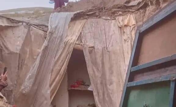 بادغيس کې د يوه کور چت نړېدو په پېښه کې درې کسان وژل شوي
