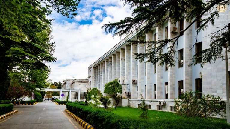 د عراق له زندانونو څخه ۲۵ افغان بندیان خوشې شوي