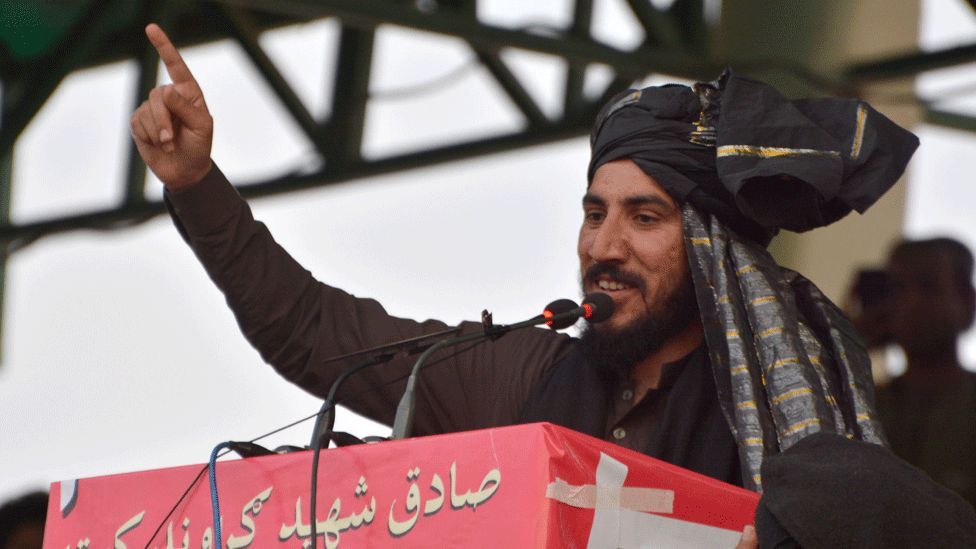 منظور پښتین: پر چمن دروازه د خلکو ځورول ډېر شوي، باید بند کړل شي
