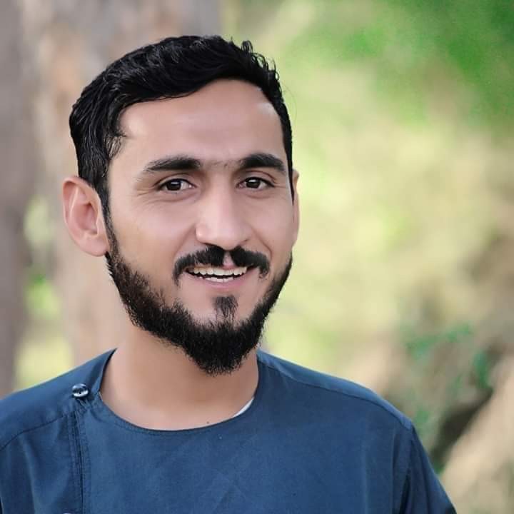 فقط شاعران یې ولولئ!